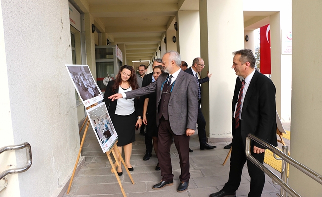 100. Yılda sağlık hizmetleri fotoğraf sergisi açıldı