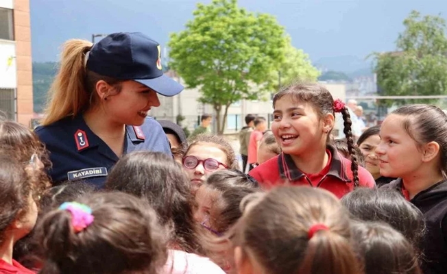 Ordu'da minikler jandarma ekipleriyle eğlenceli vakit geçirdi