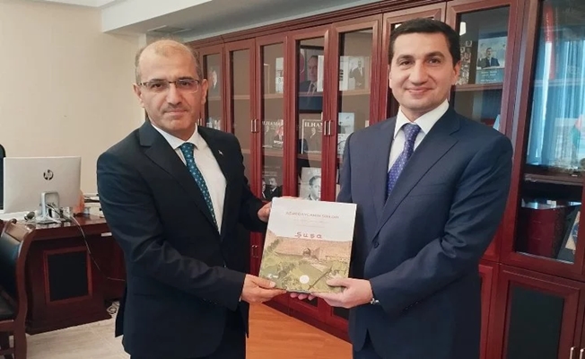 'Azerbaycan’ın Sırları' kitabı Hacıyev’e takdim edildi