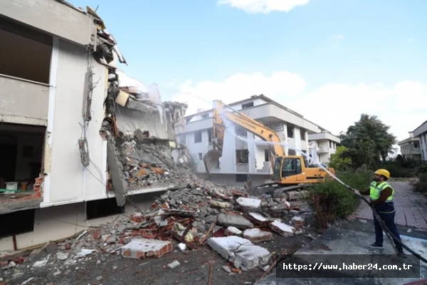 Bakırköy'de riskli binalara yıkım