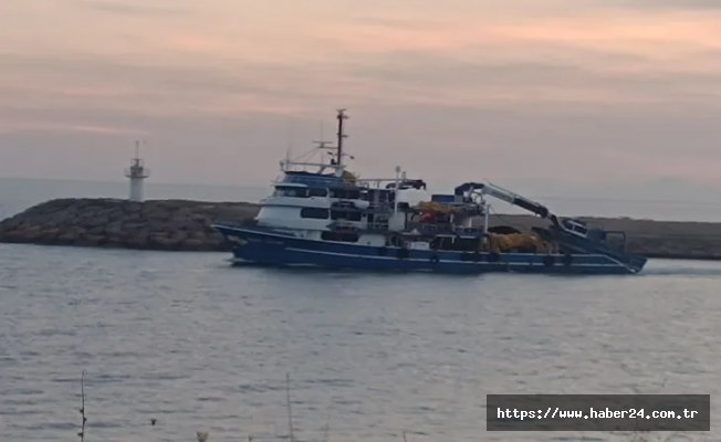 Saros'ta gırgır tekneleri tonlarca balık avlıyor