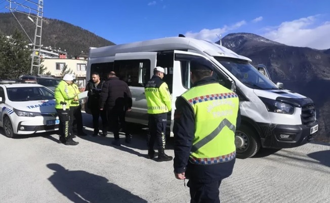 Artvin’de trafik denetimlerine devam