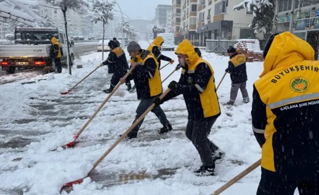 Malatya Büyükşehir ekipleri kar mesaisinde!