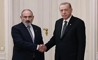 Erdoğan Paşinyan'la hem bayramlık, hem de diplomatik görüştü