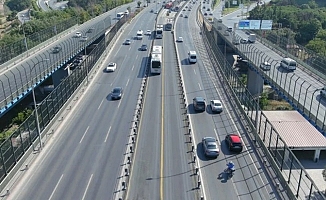 Haliç Köprüsü metrobüs yolu yenileniyor
