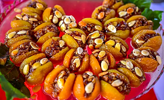 Malatya'da kayısı tatlıları yarıştı