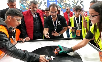 Bakan Tekin, MEB Robot Yarışması'nda